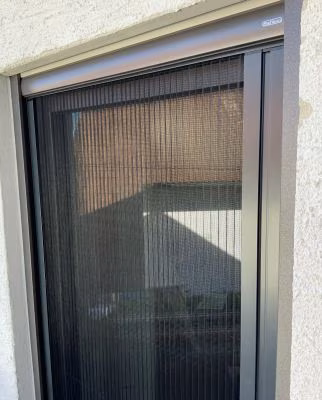 Plissee-Schiebetür Slimline18Pro montiert
