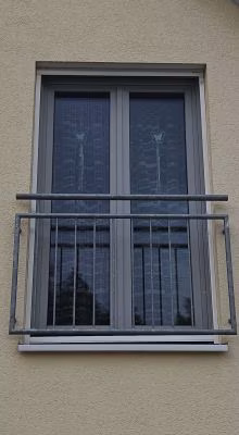 Insektenschutzrollo Topline, sehr gut für bodentiefe Fenster mit französischem Balkon